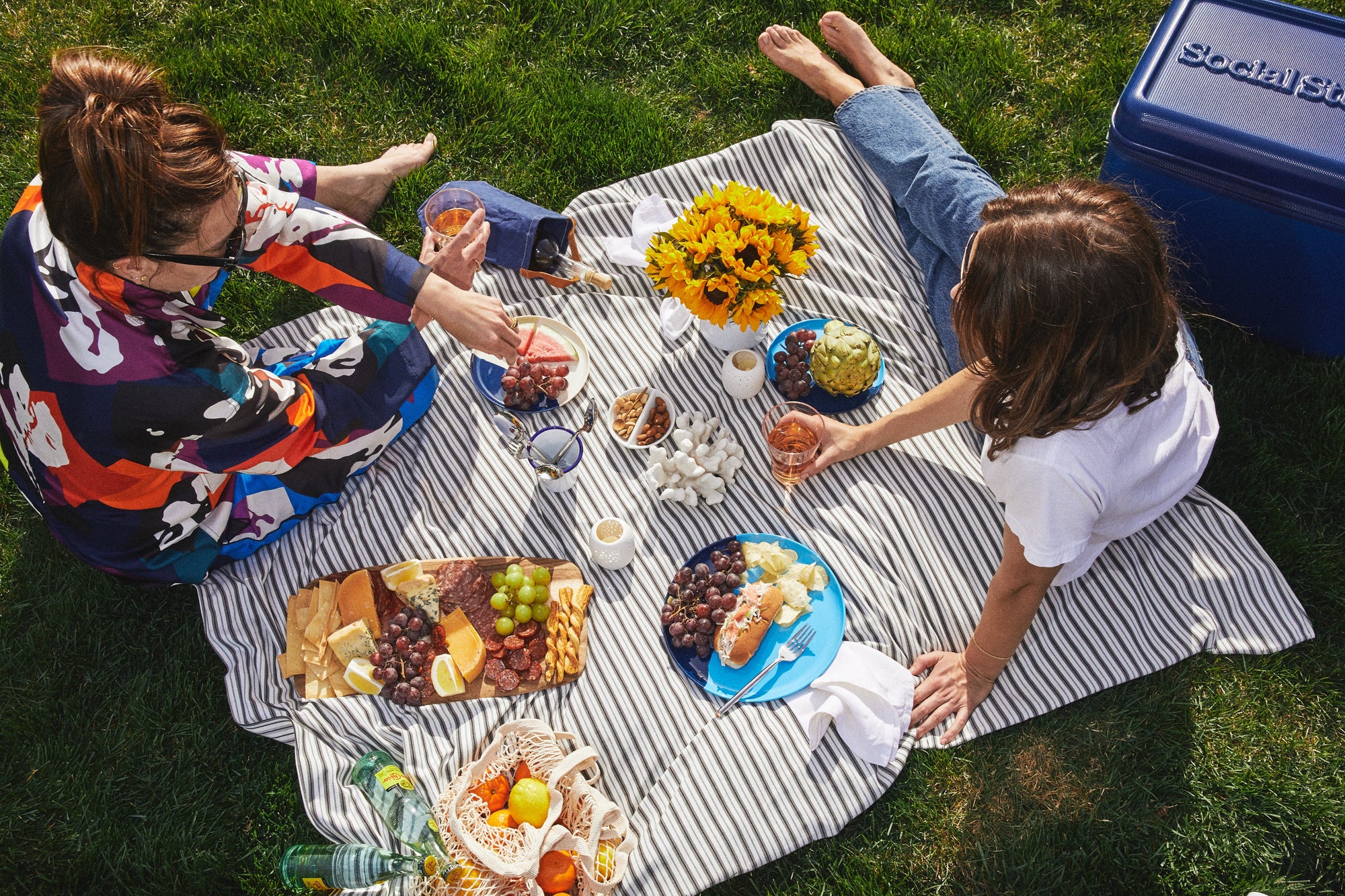 How To Picnic This Summer