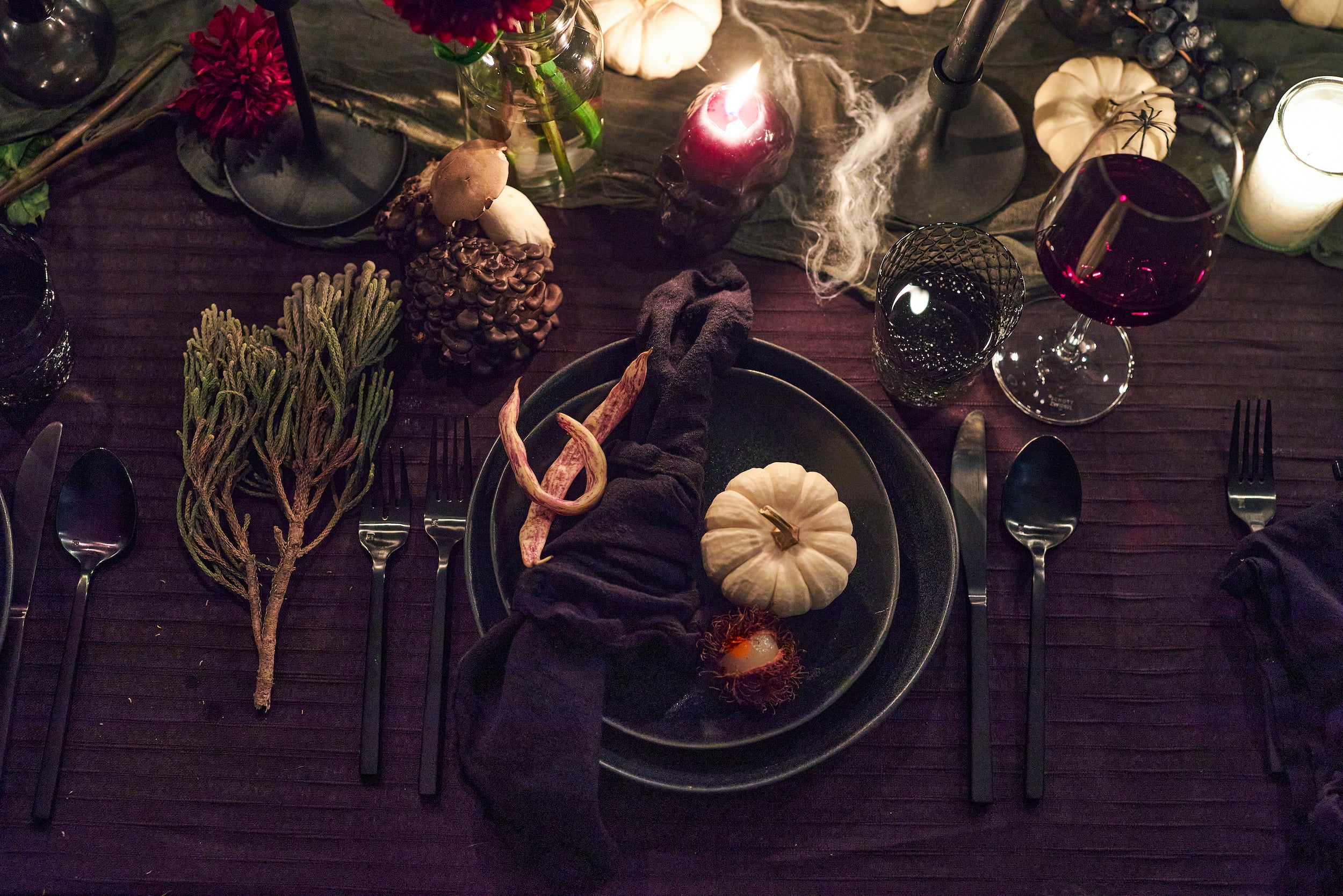 Halloween spooky dinner party inspiration